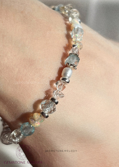 Ніжний браслет на замочку з міксу мінералів