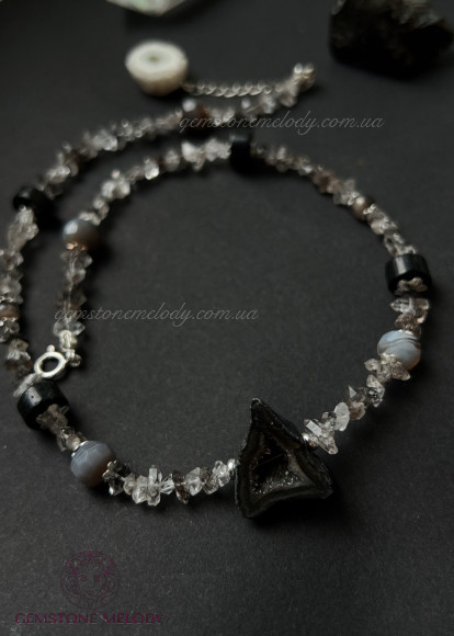 Кольє з шерла, гірського кришталю і срібла