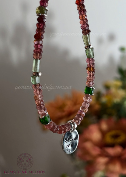 Браслет зі шпінелі, хромдіопсиду