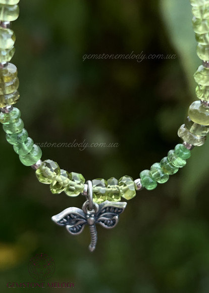 Браслет з натуральних зелених каменів