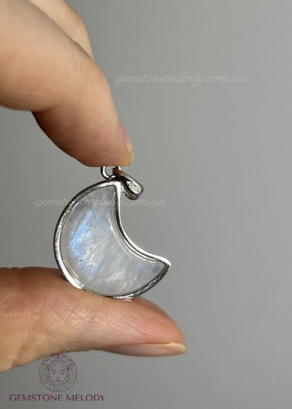 Підвіска з місячним каменем зі срібла 