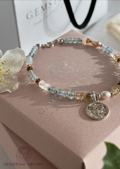 Ніжний браслет з натуральних каменів та срібла