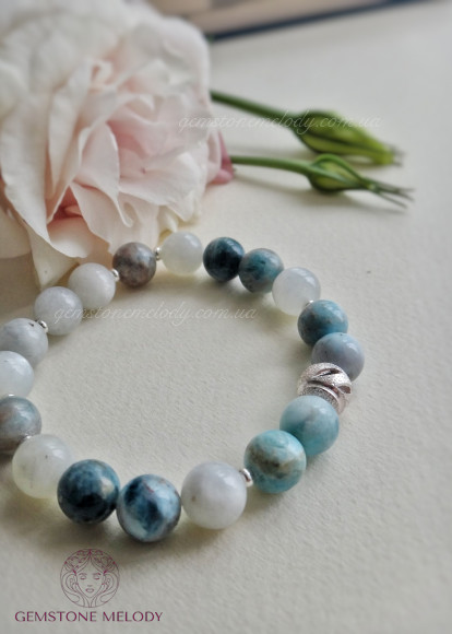 Апатит, місячний камень