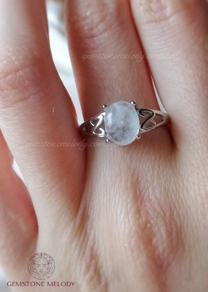 Кольцо с лунным камнем 