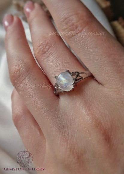 Кольцо с лунным камнем 