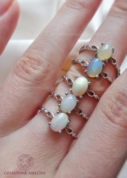 Кольцо с опалом 