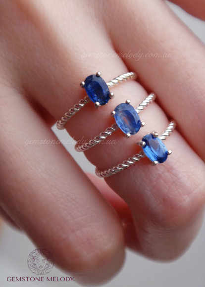 Кольцо из серебра с кианитом 