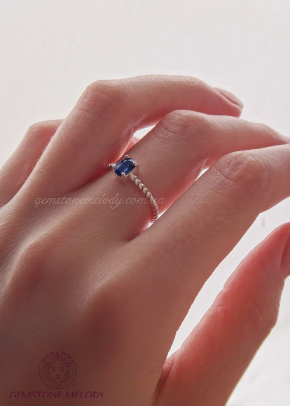 Кольцо из серебра с кианитом 