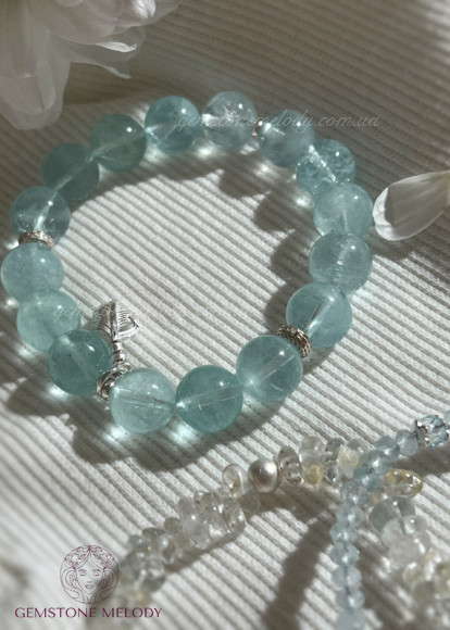 Браслет з аквамарином високої якості, на резинці 