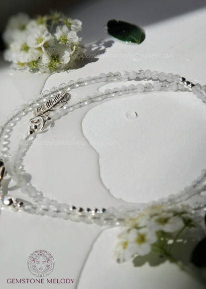 Колье из лунного камня 