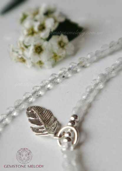 Колье из лунного камня 