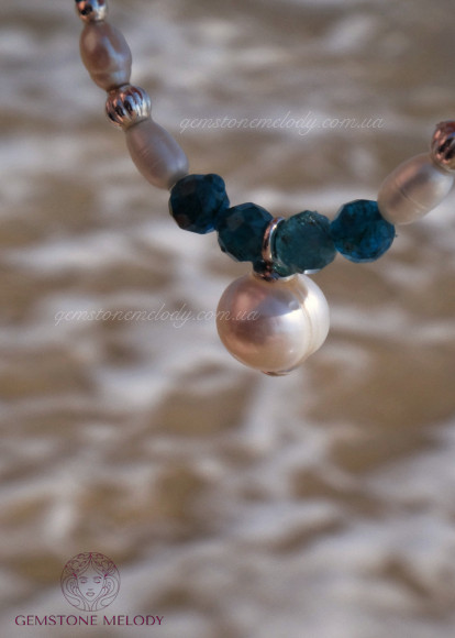 Колье из жемчуга и апатита 