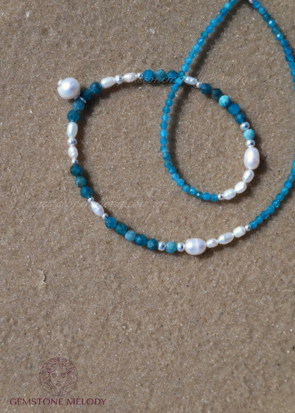 Колье из жемчуга и апатита 