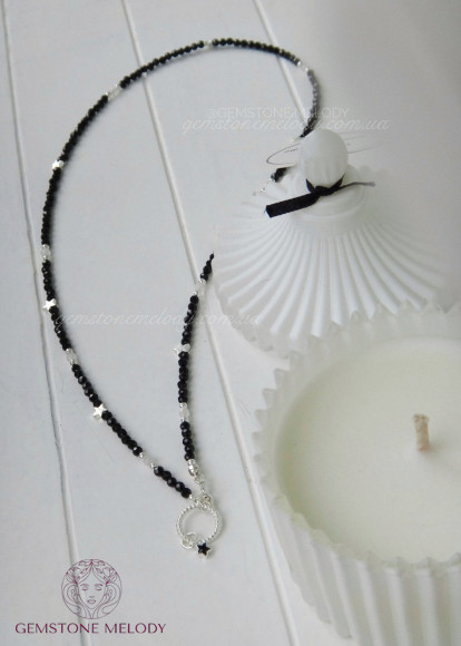 Кольє зі шпінелі