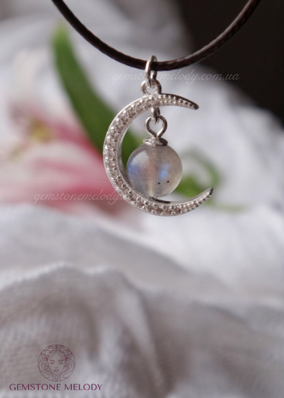 Подвеска " Месяц " с натуральным камнем на шнурочке c1011