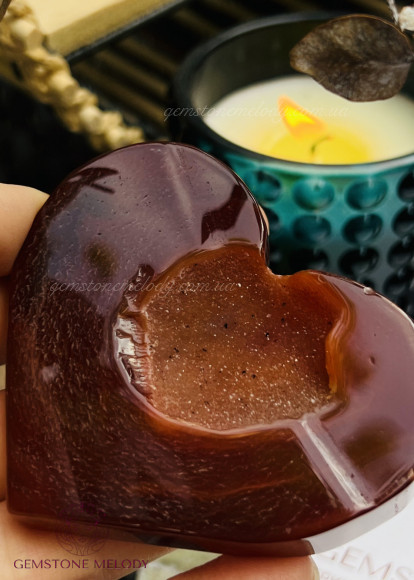 Сардонікс у формі серця, коричневий агат (халцедон)
