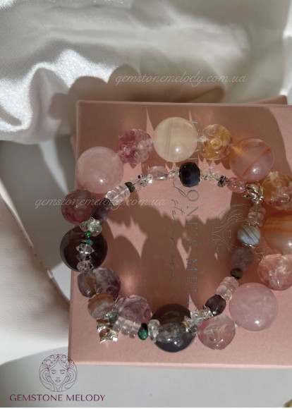 Набір браслетів , натуральне каміння і срібло 