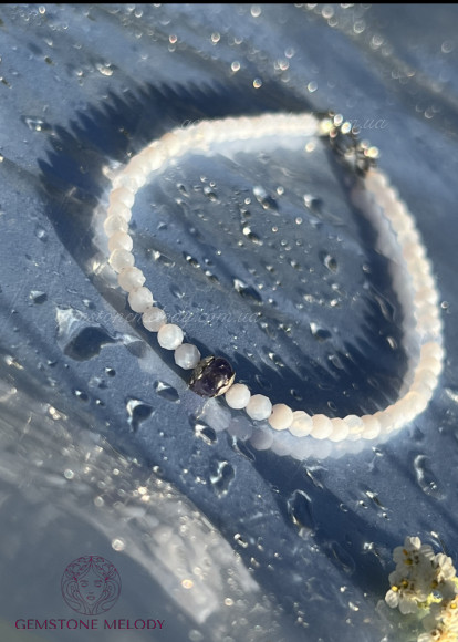 Тоненький браслет на замочку