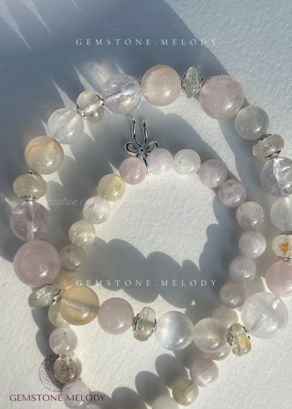 Набір ніжних браслетів з натуральних каменів та срібла 