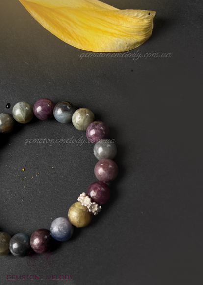 Браслет з сапфіром