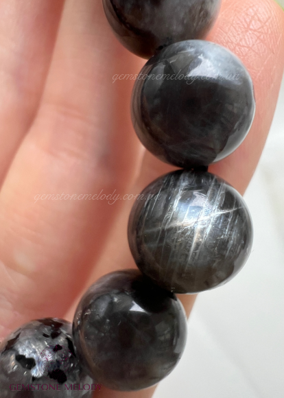 Браслет з чорним сонячним каменем