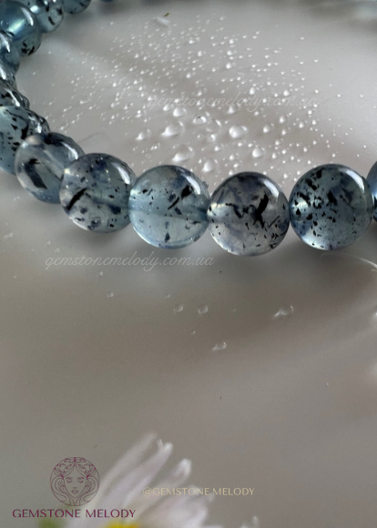 Аквамарин з шерлом, рідкісний аквамарин високої якості з включеннями