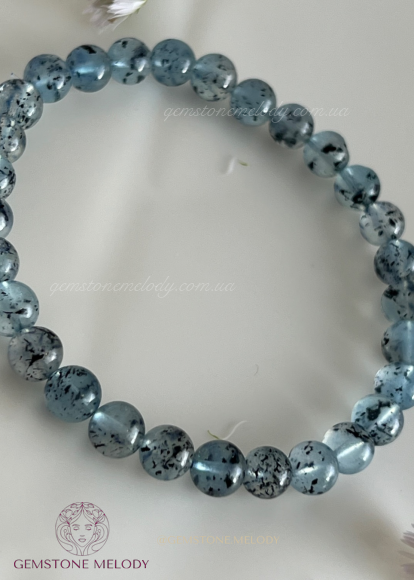 Аквамарин з шерлом, рідкісний аквамарин високої якості з включеннями