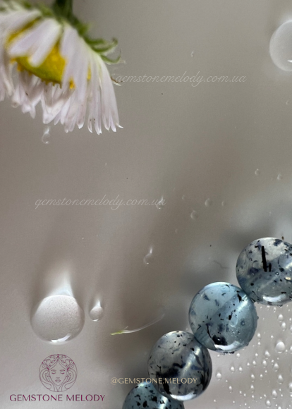 Аквамарин з шерлом, рідкісний аквамарин високої якості з включеннями