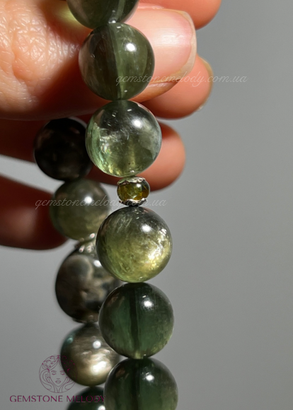 Браслет з зеленим лепідолітом