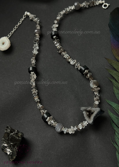 Кольє з шерла, гірського кришталю і срібла