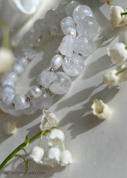 Браслети з натуральних каменів на резинці