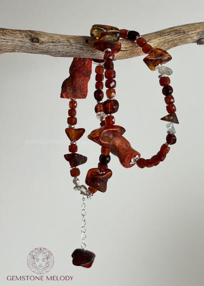 Прикраса на шию в українському етно-стилі з міксу натуральних каменів