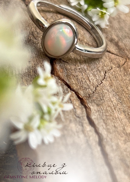 Кільце з опалом ,  зі срібла