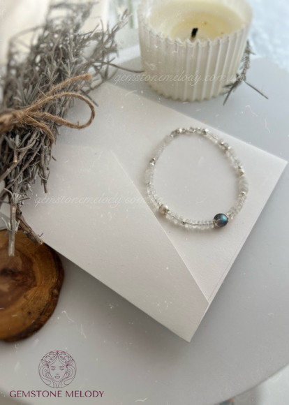 Браслет з місячним каменем 
