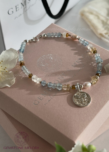 Ніжний браслет з натуральних каменів та срібла