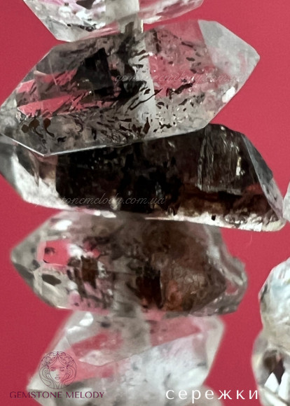 Сережки з херкімерським діамантом