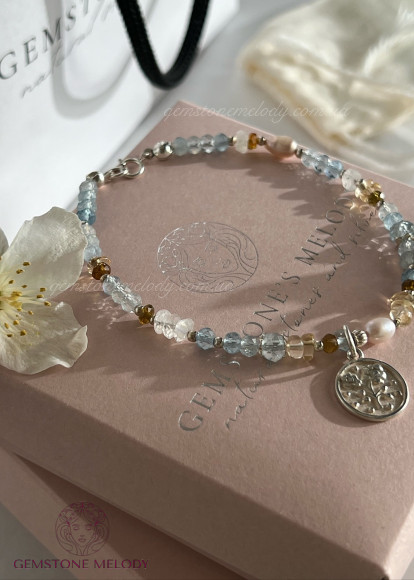 Ніжний браслет з натуральних каменів та срібла