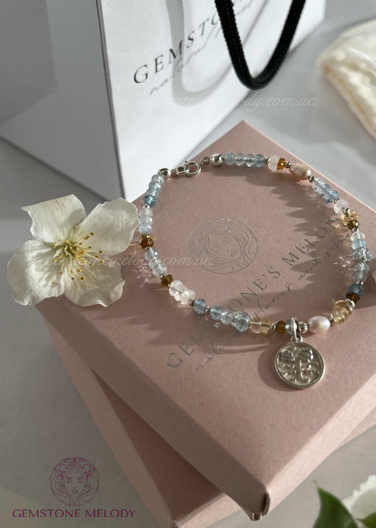 Ніжний браслет з натуральних каменів та срібла