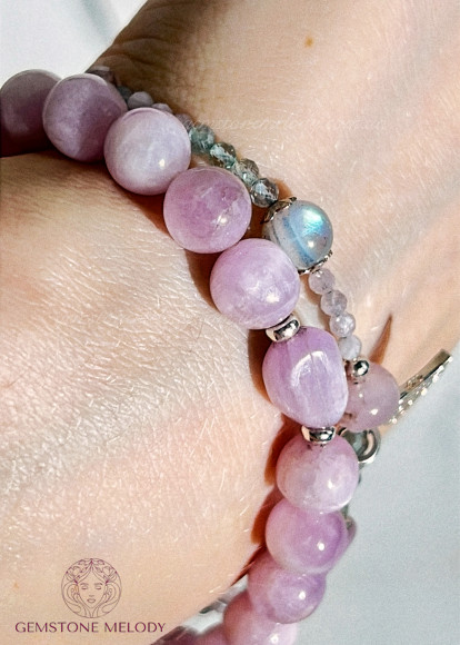 Браслет з кунциту