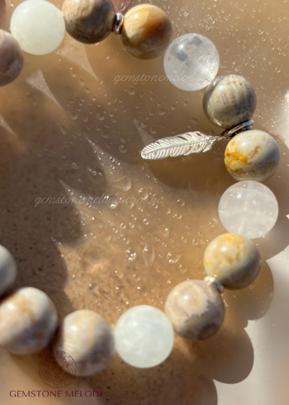 Браслет з закамʼянілим коралом, кварцем, берилом