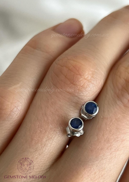 Сережки зі срібла з сапфіром