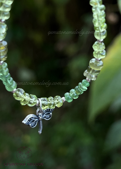 Браслет з натуральних зелених каменів