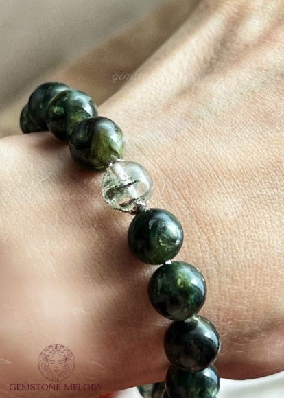Браслет з зеленим лепідолітом
