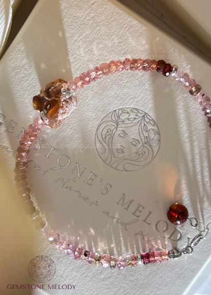 Браслет зі шпінелі, та вогняного опалу