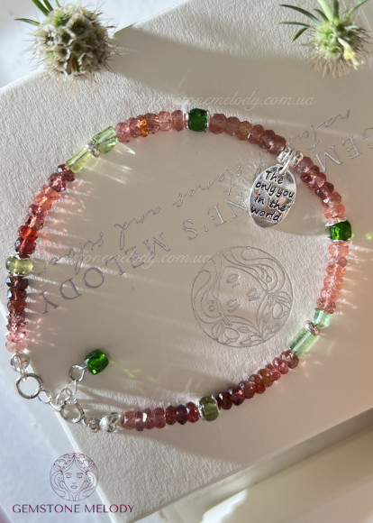 Браслет зі шпінелі, хромдіопсиду