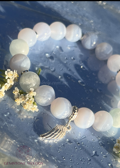 Браслет з блакитним мереживним агатом, з підвіскою зі срібла - крилом 