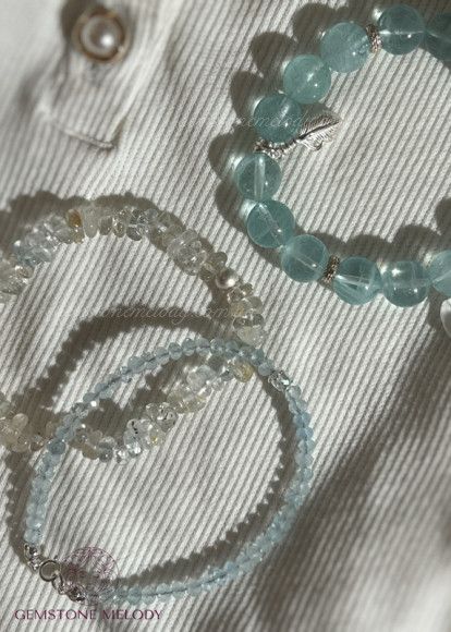 Браслет з аквамарином високої якості, на резинці 