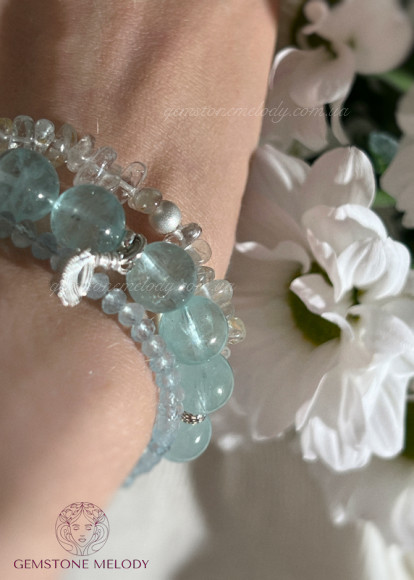 Браслет з аквамарином високої якості, на резинці 