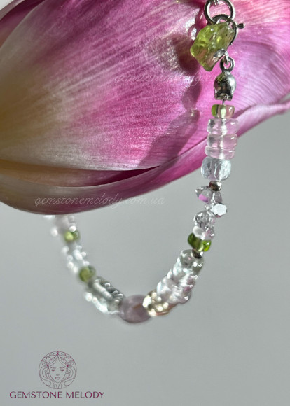 Браслет з рожевого, зеленого, жовтого кварцу та іншими мінералами 