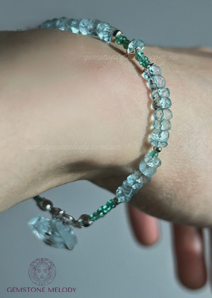 Браслет з аквамарином та смарагдом